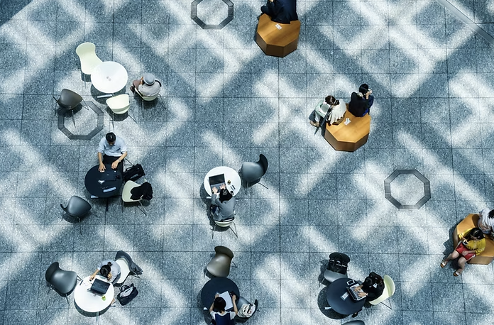 End-to-end supply chain transparency and optimization solutions for global corporate operations